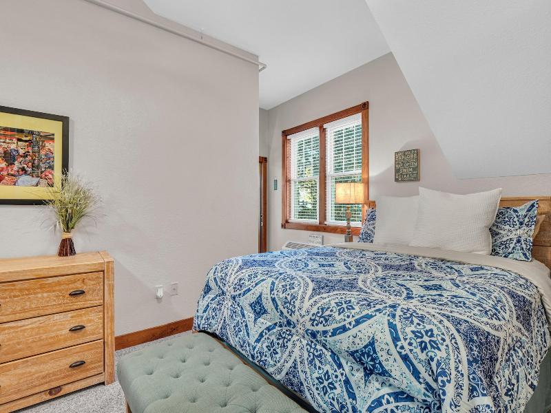 Victorian Inn Elkhart Lake Wisconsin image