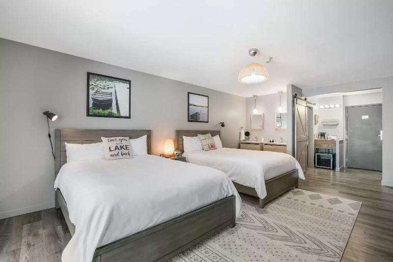Victorian Inn Elkhart Lake Wisconsin image
