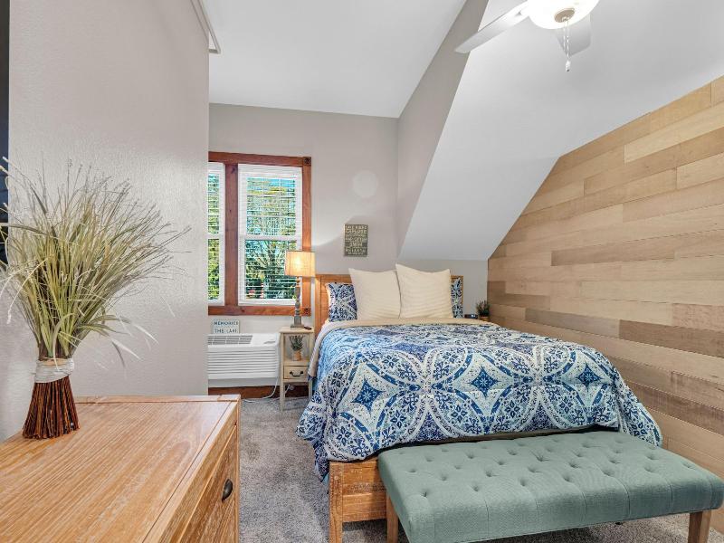 Victorian Inn Elkhart Lake Wisconsin image