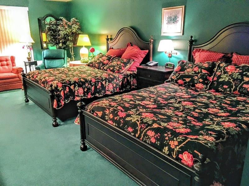 Victorian Inn Elkhart Lake Wisconsin image