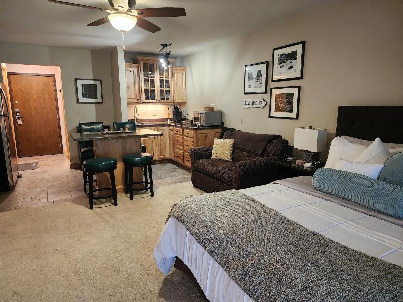 Victorian Inn Elkhart Lake Wisconsin image
