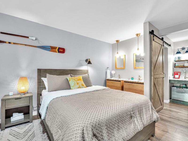 Victorian Inn Elkhart Lake Wisconsin image
