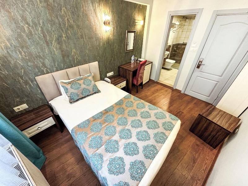 Saga Roaylu Otel image