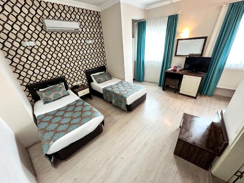 Saga Roaylu Otel image