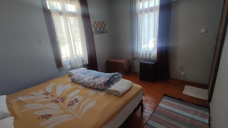 FAMILY ROOM TWO BEDS