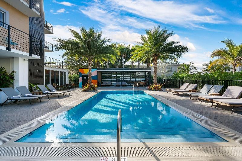 Wilton River Suites Adults Only image
