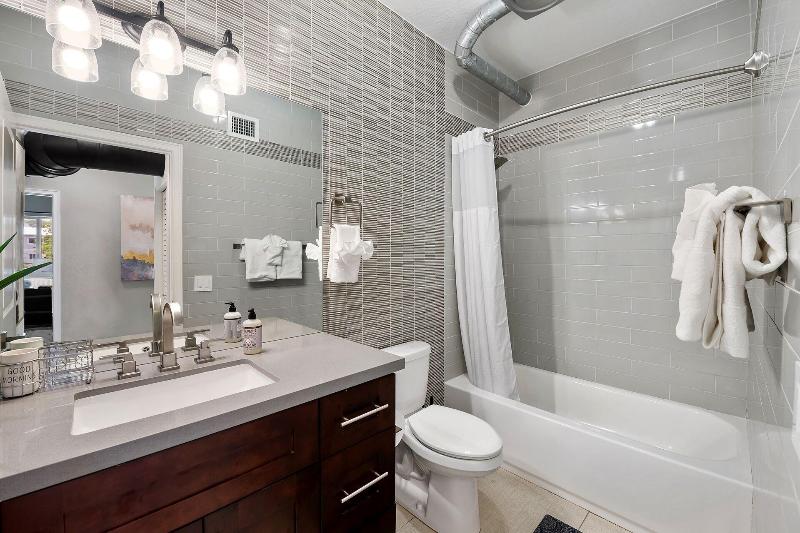 Wilton River Suites Adults Only image