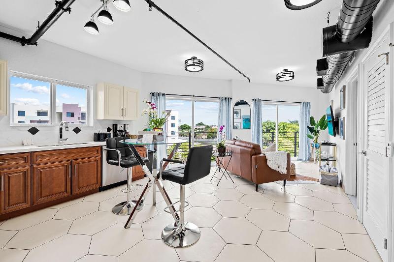 Wilton River Suites Adults Only image