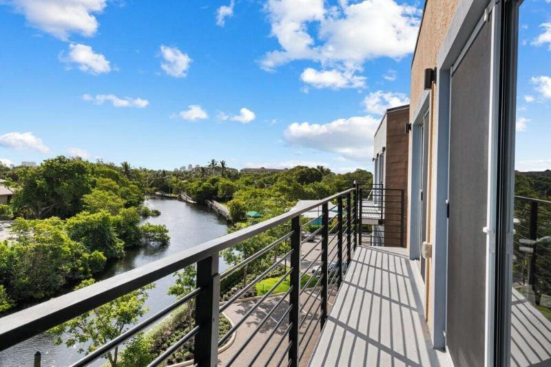 Wilton River Suites Adults Only image