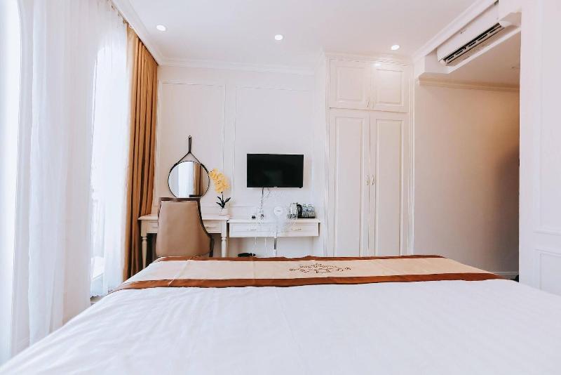 Golden Sea Hotel image