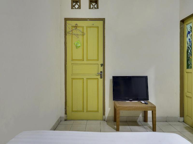 Spot On 92635 Homestay Baiturrahmah Syariah image