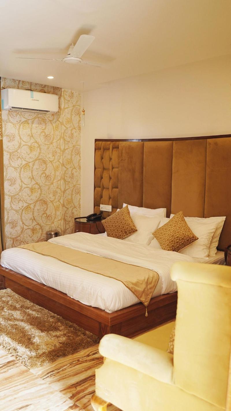 Hotel Sahebs Castle Mcleodganj image