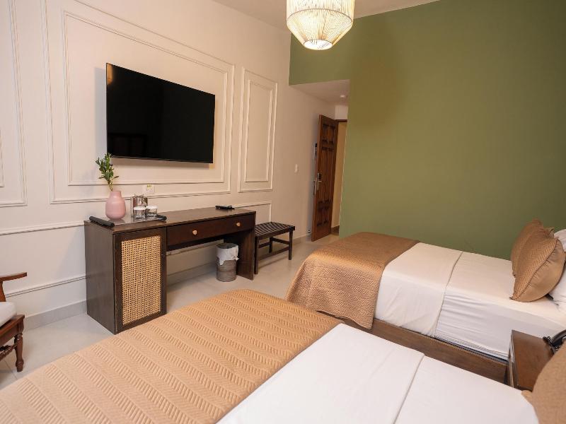 Hotel Pinar Dorado By Gran Jimenoa image