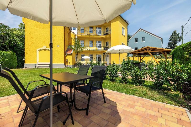 Albizia Apartments image