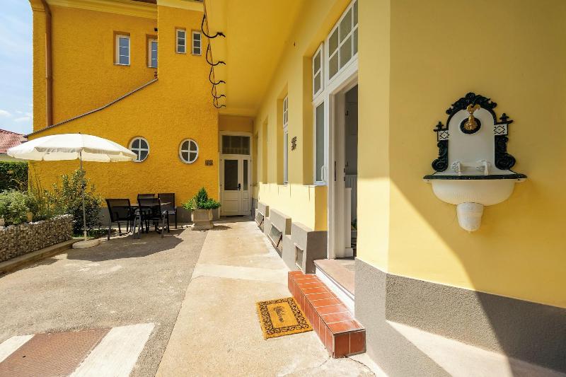 Albizia Apartments image