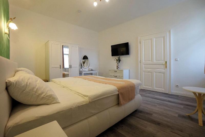 Albizia Apartments image