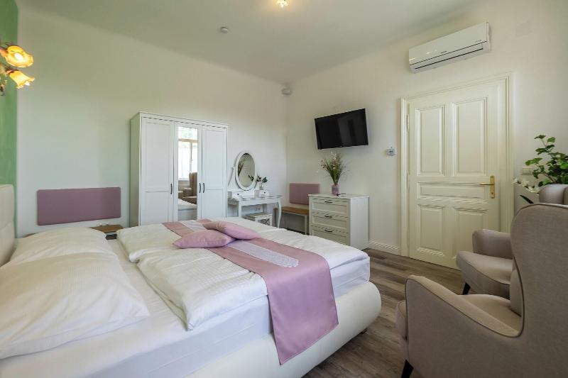Albizia Apartments image