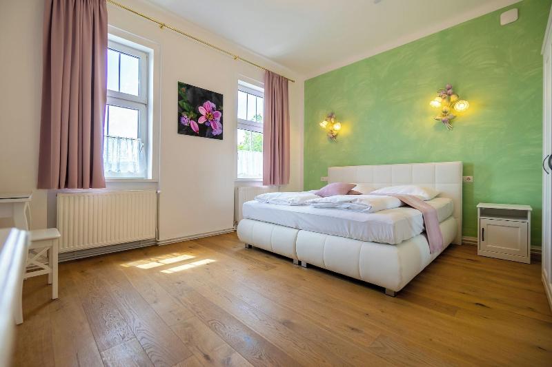 Albizia Apartments image