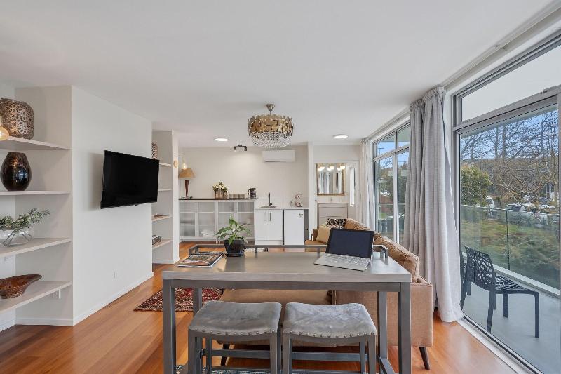 The Bays Bed And Breakfast image