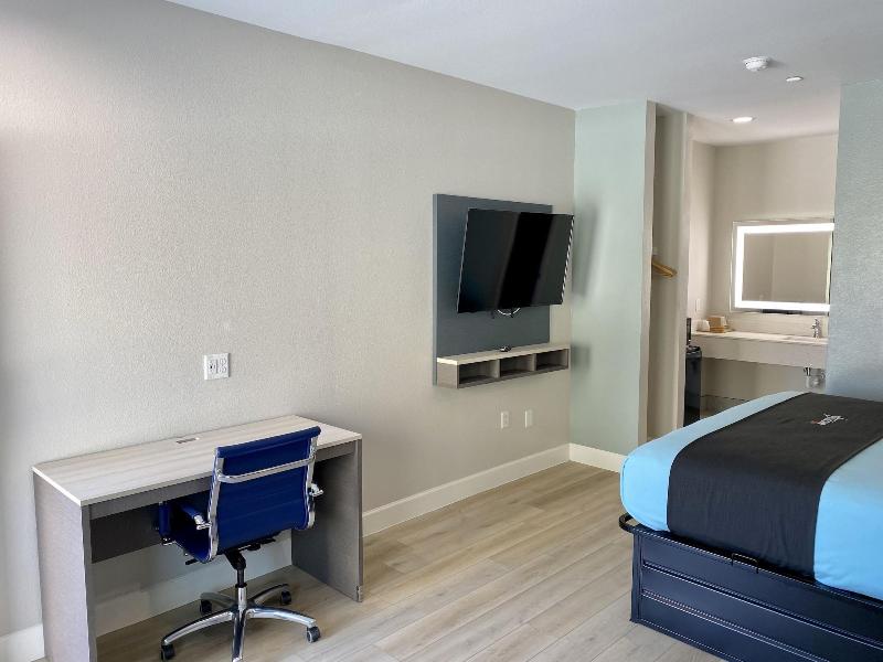 Bluestar Inn image 6