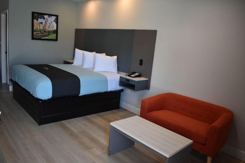 Bluestar Inn image