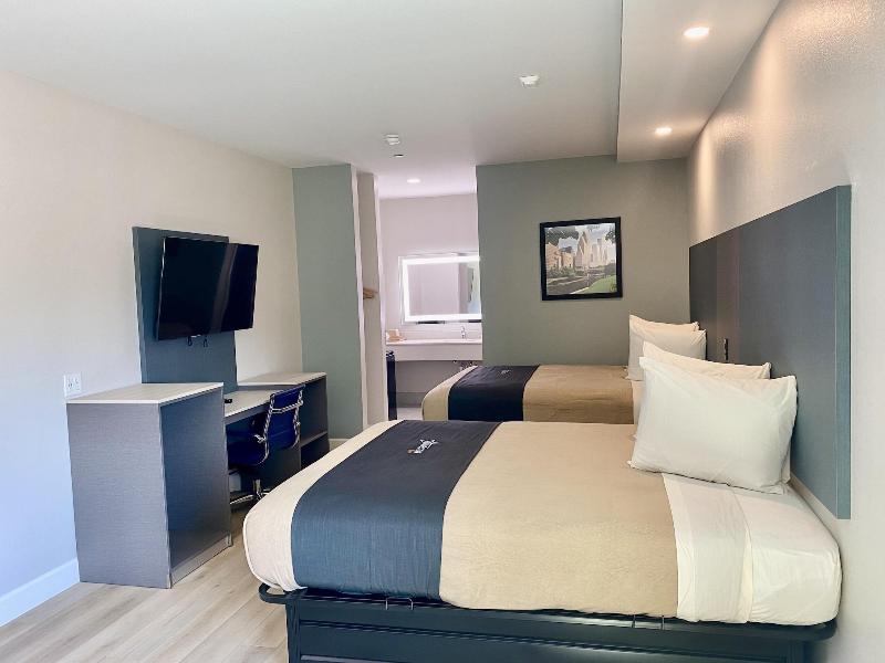 Bluestar Inn image