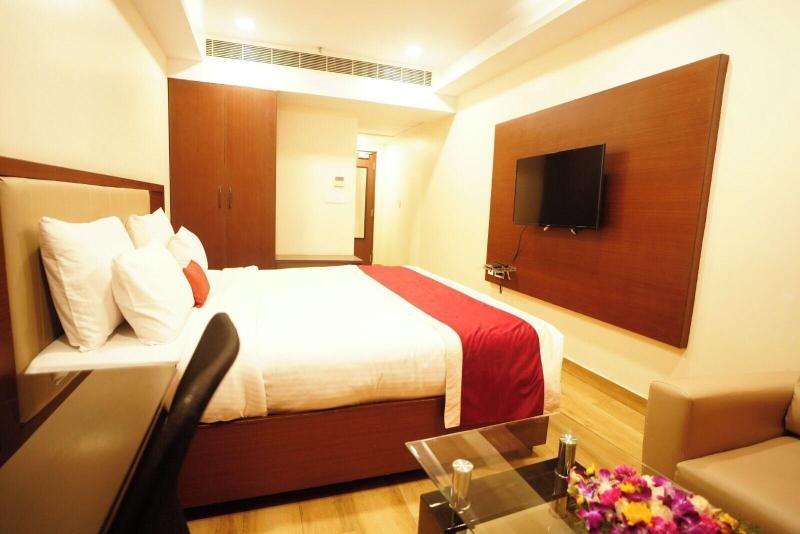 Elegant Hotel image