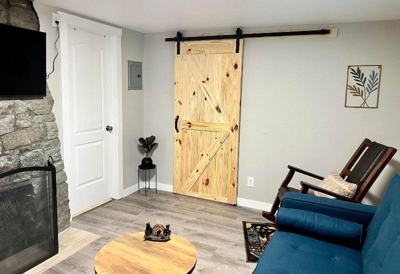 Log Cabin In Heart Of Anchorage image