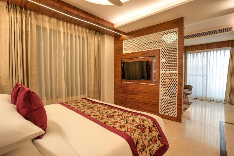Hotel Rj Managed By Ahg image