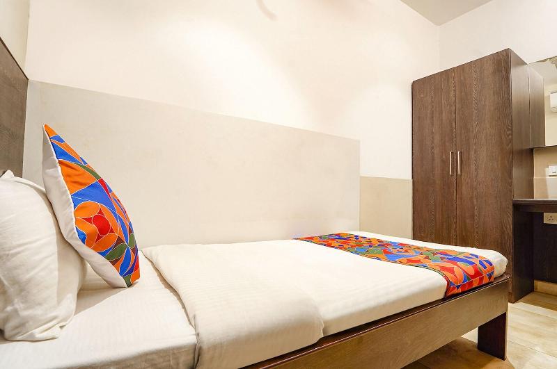 Fabhotel Karpagam image
