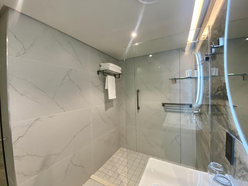 Coastlands Skye Hotel image
