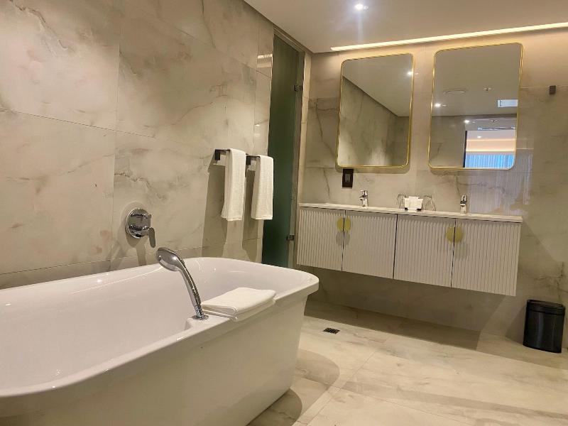Coastlands Skye Hotel image