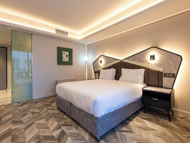 Coastlands Skye Hotel image