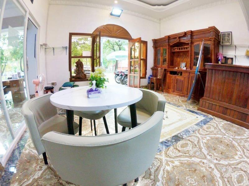 Sarah Guest House image