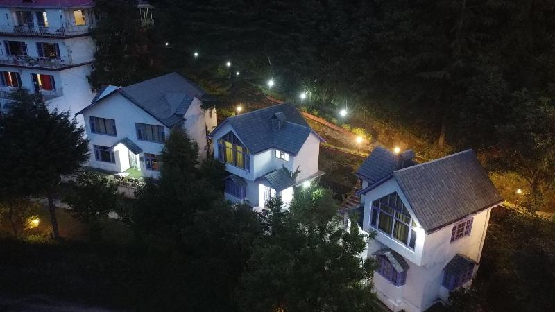 Oakwood Hamlet Resort Shoghi Shimla image