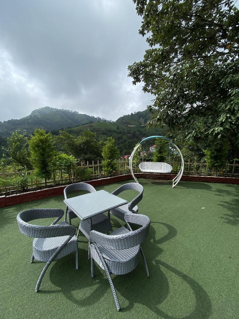 Oakwood Hamlet Resort Shoghi Shimla image