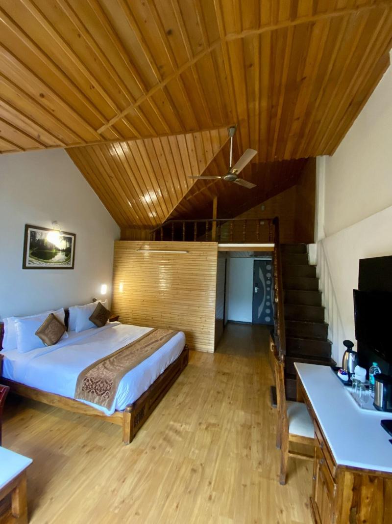 Oakwood Hamlet Resort Shoghi Shimla image