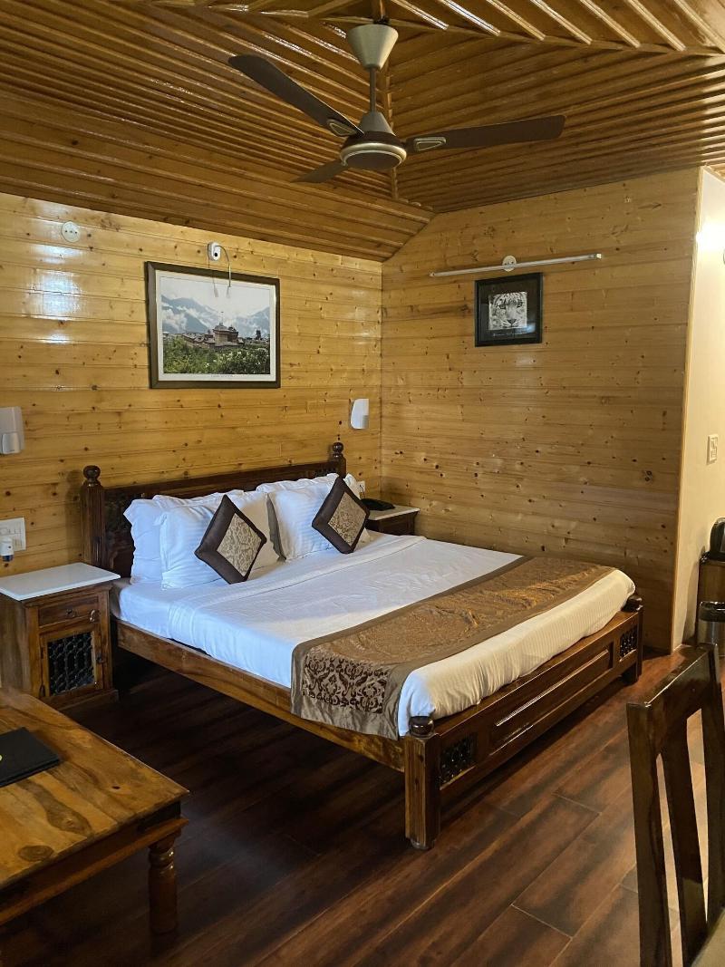 Oakwood Hamlet Resort Shoghi Shimla image