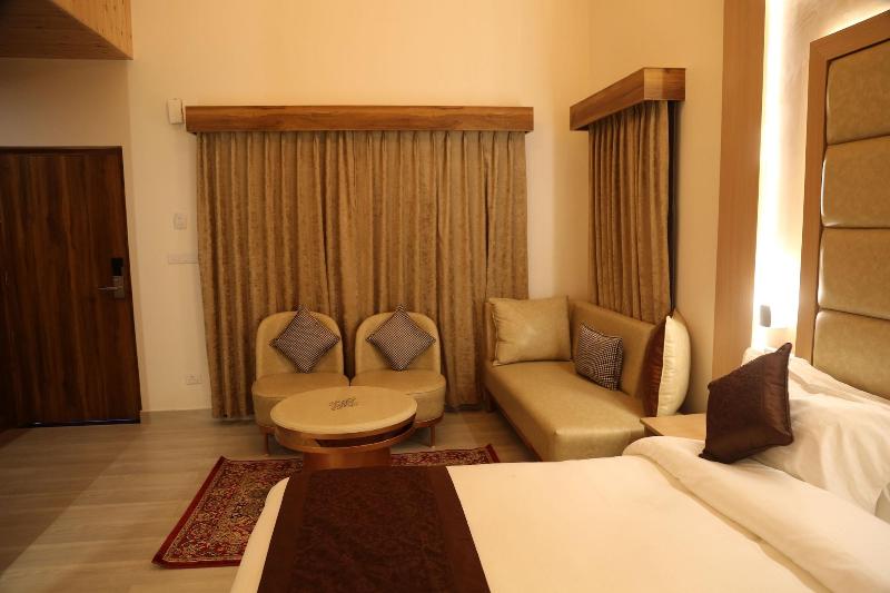 Oakwood Hamlet Resort Shoghi Shimla image