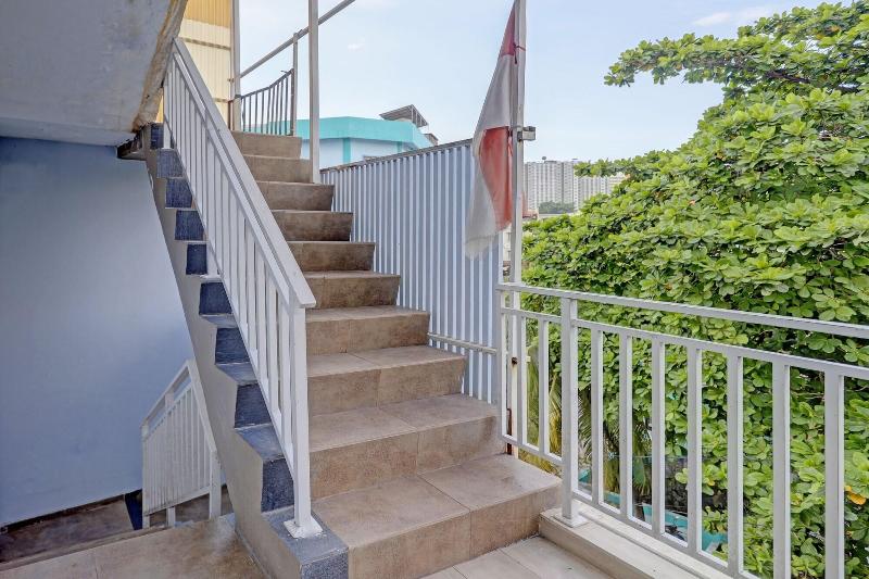 Spot On 92923 T Homestay Syariah image
