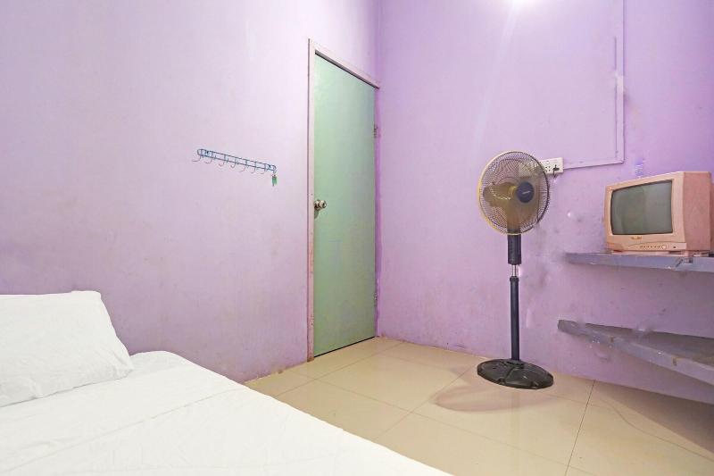 Spot On 92923 T Homestay Syariah image