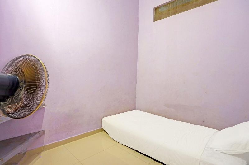 Spot On 92923 T Homestay Syariah image