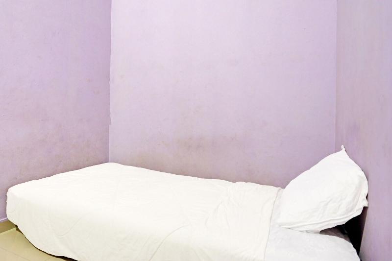 Spot On 92923 T Homestay Syariah image