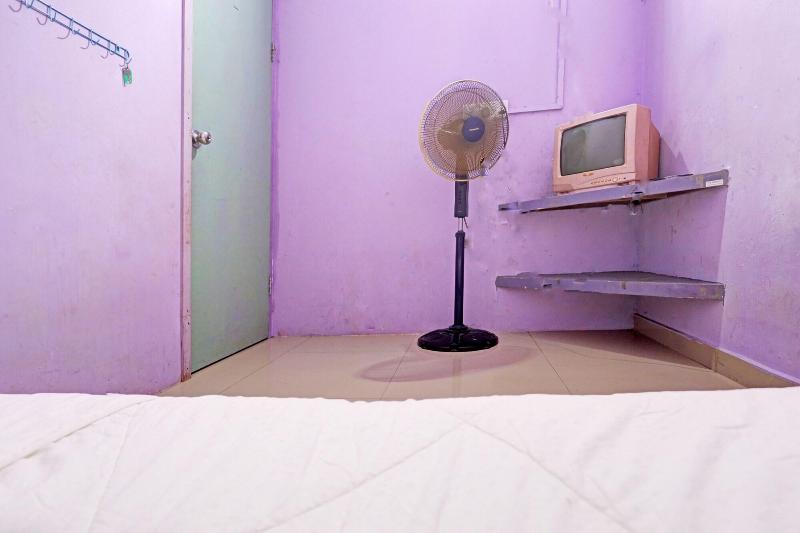 Spot On 92923 T Homestay Syariah image