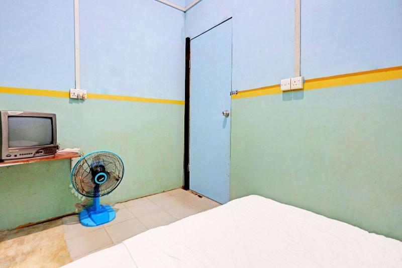 Spot On 92923 T Homestay Syariah image
