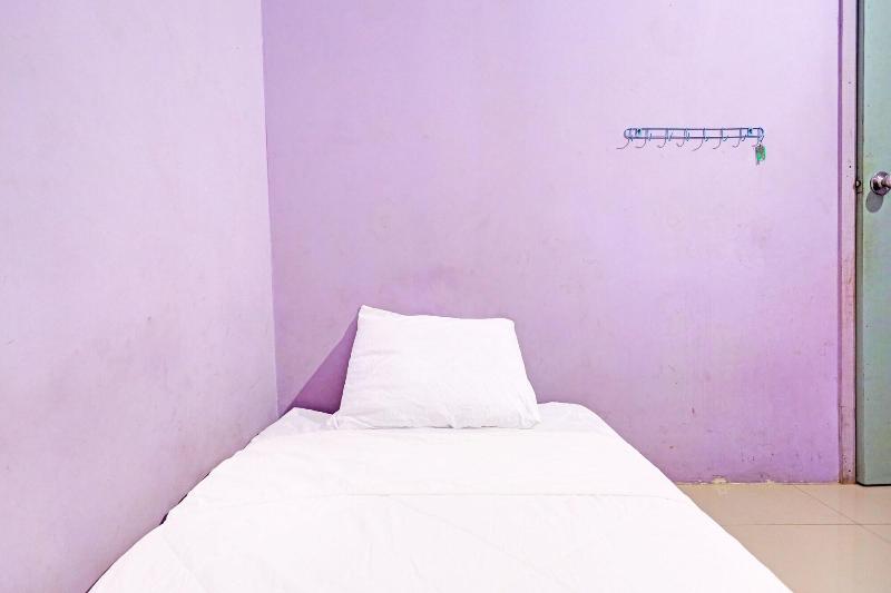 Spot On 92923 T Homestay Syariah image