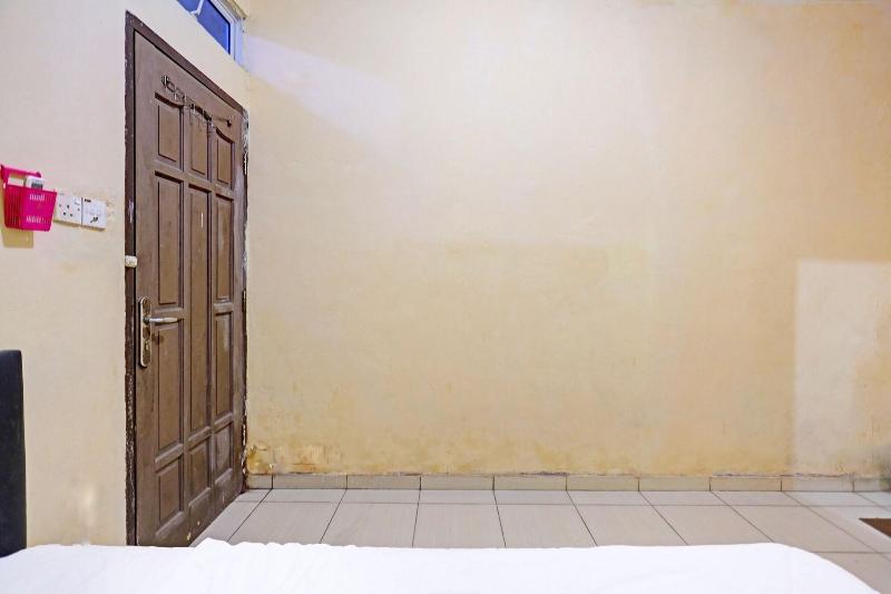 Spot On 92923 T Homestay Syariah image