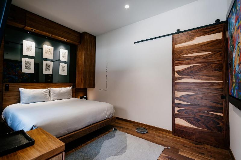 Spira Hotel image