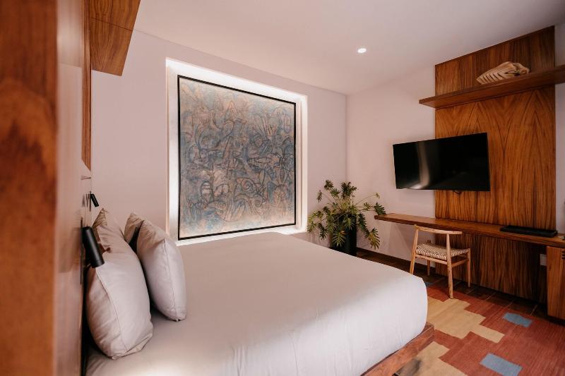 Spira Hotel image