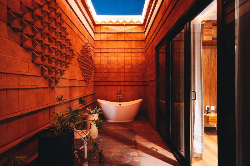 Spira Hotel image